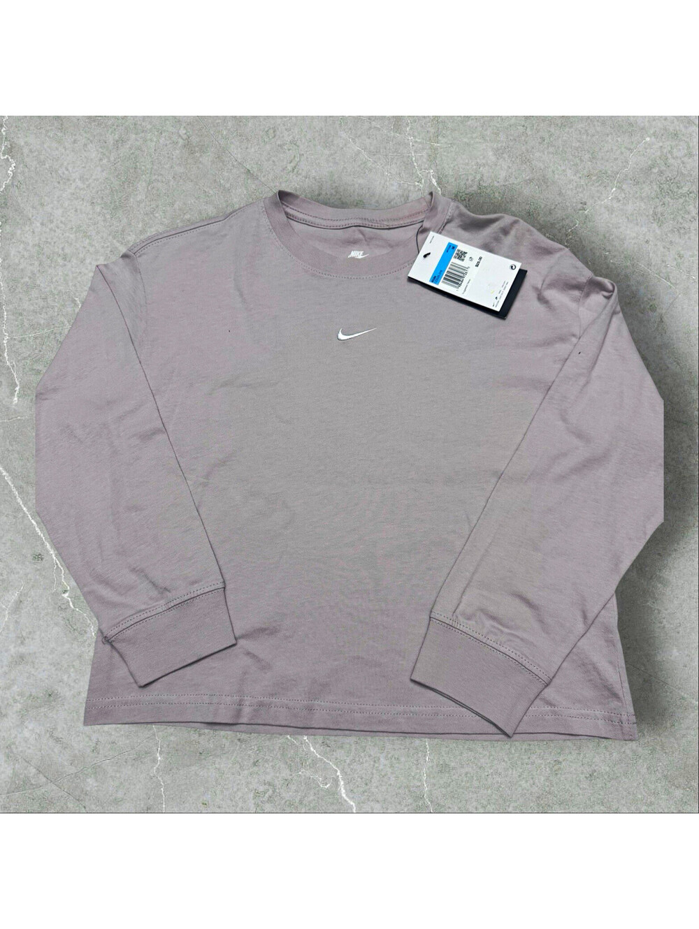 Nike Girls Boxy Essential Long Sleeve Tshirt platinum violet Medium